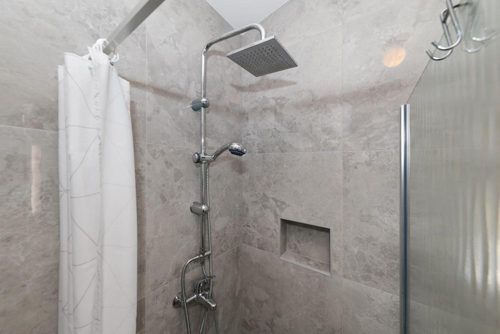 Apartments Rosini, 300M From The Beach With Shared Tavern And Bikes, นิน ภายนอก รูปภาพ