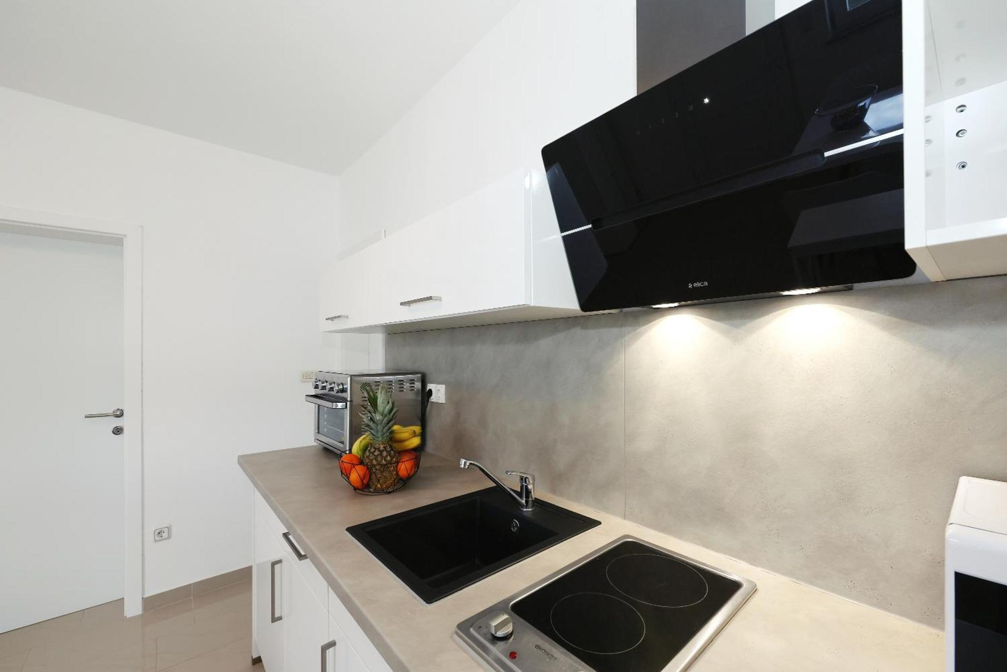 Apartments Rosini, 300M From The Beach With Shared Tavern And Bikes, นิน ภายนอก รูปภาพ