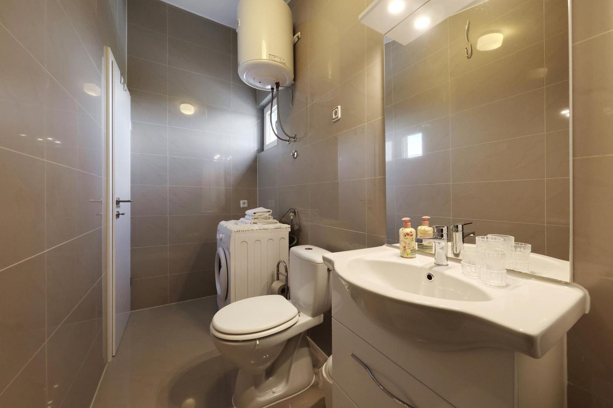Apartments Rosini, 300M From The Beach With Shared Tavern And Bikes, นิน ภายนอก รูปภาพ